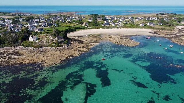 Vue a&eacute;rienne de l'Ile de Batz, Roscoff, Bretagne, France