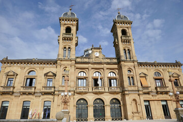Naklejka premium Rathaus von Donostia San Sebastián in Spanien