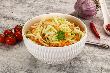 Vegan salad with kohlrabi and carrot