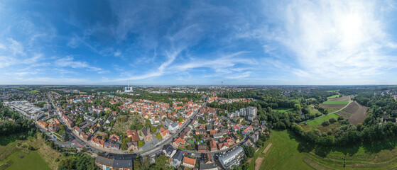 Ausblick auf die Stadt Stein in der Metropolregion Nürnberg im Spätsommer
