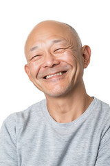 Obraz premium Smiling elderly man portrait isolated on white background, happy senior lifestyle, joyful older adult, cheerful expressions, relaxed facial features, senior happiness.