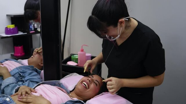 Video of a professional makeup artist