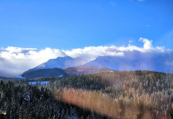 Widok z okna na góry © Wojciech