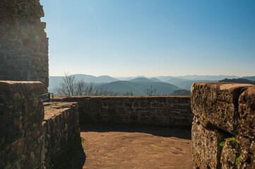 BURGRUINE LINDELBRUNN BEI VORDERWEIDENTHAL / Pfälzerwald 