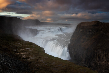 Obraz premium Iceland – Breathtaking Gullfoss Waterfall at Sunset