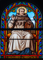 Fototapeta premium 2025-01-26, Église Saint Marc - Orléans, FRANCE. Stained glass (19th century) of Saint Bernard of Menthon Saint of the Roman Catholic Church. .
