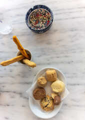 pre-meal nibbles in small bowls