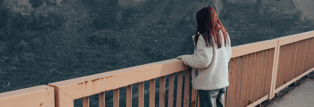 Young girl, due to problems, tries to commit suicide, throws herself off a bridge