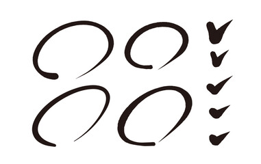 丸とチェックマークセット　黒いの筆文字　手描き素材　　白背景　モノクロ