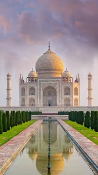 Time lapse of Taj Mahal, an ivory-white marble mausoleum on the south bank of the Yamuna river in Agra, Uttar Pradesh, India.