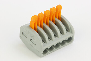 Connector for connecting copper electrical wires. 