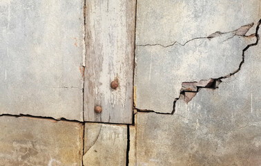 old cracked wall