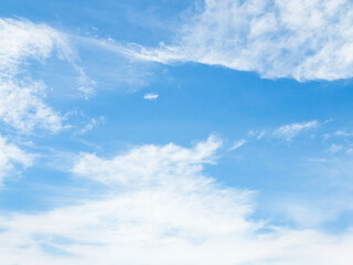 Naklejka premium Blue sky background white cloud abstract light day sun bright cloudy summer season beauty landscape atmosphere air view sunshine climate environment ecosystem change energy concept.