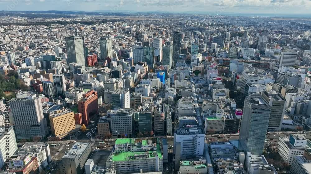 Fototapete 都市、空撮、市街地、住宅地、都会、町並み、街、ドローン、俯瞰、社会、ビル、暮らし、建設、道路、交通、住宅、地域、風景、行政、区画、地方、現代、建築、ビル群、景色、不動産、ハイアングル、展望、パノラマ、景観、上から見た、見下ろす、インフラ、産業、ビジネス、時代、公共、政治、日本、経済、商業、テクノロジー、ゼネコン、自治体、進化、60p、開発、発展、ドリーアウト