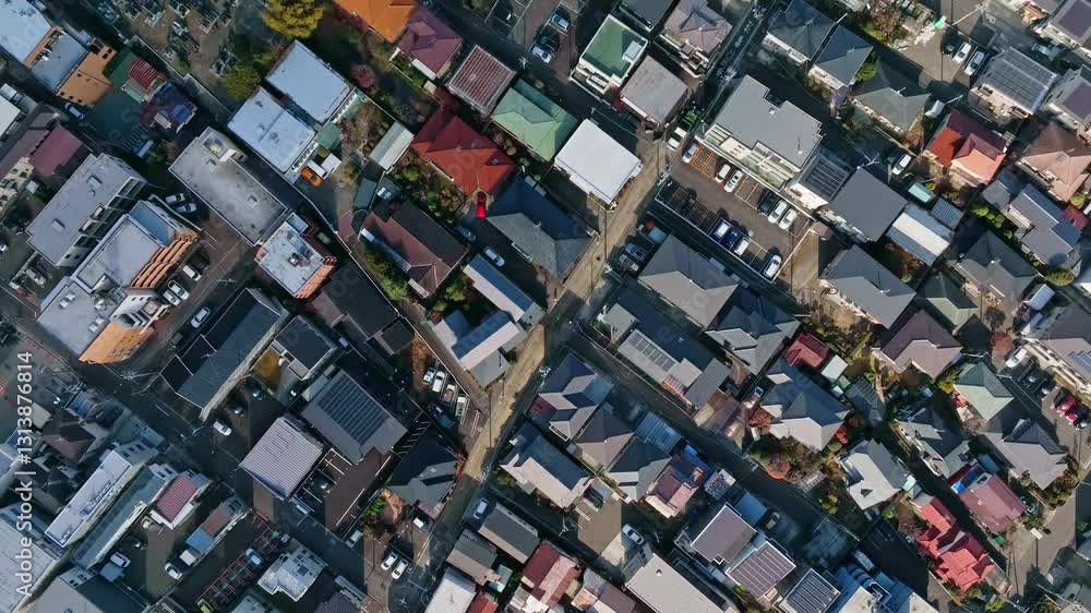 Leinwandbilder 空撮、都市、住宅地、社会、ドローン、建設、真俯瞰、回転、旋回、展望、未来、将来、ビジネス、産業、交通、道路、時代、住宅、テクノロジー、青空、防災、河川、変化、モーション、風景、変動、ポジティブ、発展、成長、開発、インフラ、自然、環境、俯瞰、ハイアングル、パノラマ、地平線、景色、景観、上から見た、見下ろす、現代、都会、建築、ビル、不動産、日本、行政、60p、公共