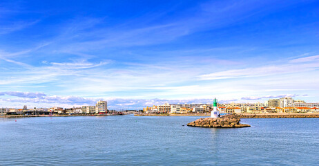 Vue de l'entr&eacute;e du port de Carnon