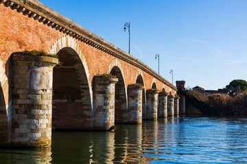Pont Napoléon crossing the Tarn in Moissac