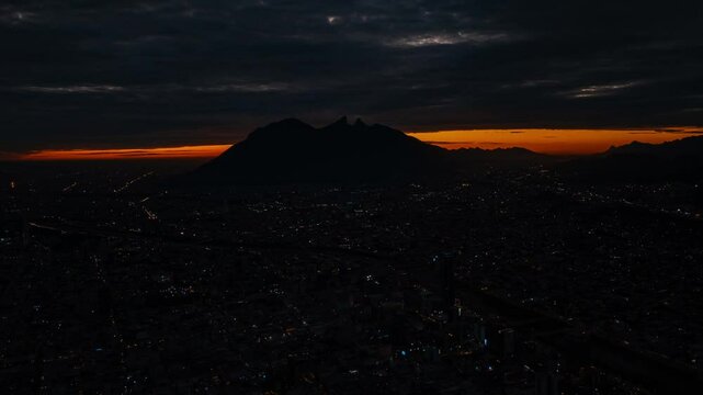 Hyperlapse Amanecer Cerro de la Silla, Monterrey, Nuevo Le&oacute;n
