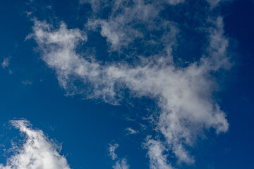 Obraz premium céu azul com nuvens