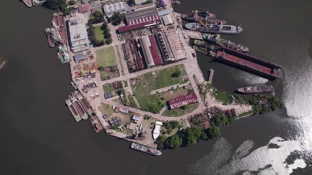 Puerto de Buenos Aires, Argentina: terminal portuaria, muelle, gr&uacute;as, contenedores, carga y descarga, almac&eacute;n, aduana, comercio internacional, log&iacute;stica, flete, operadores log&iacute;sticos, zona franca, des