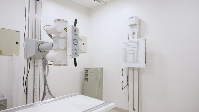 Equipo de rayos X en cl&iacute;nica de diagn&oacute;stico por im&aacute;genes. Radiografias, Rayos, Placas, Hospital. Cl&iacute;nica. Salud. Medicina. Centro Medico. 