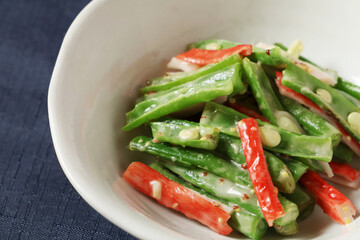 インゲンとカニカマのサラダ