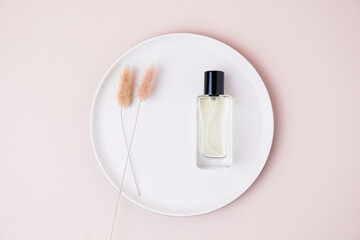 Mockup bottle perfume 