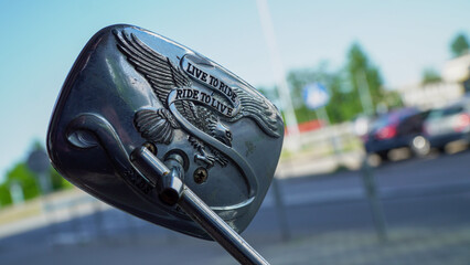 live to ride , ride to live © rob