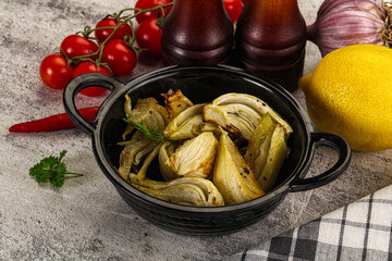 Vegan cuisine - baked fennel with oil