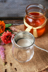 Brewing tea with cloves, step by step, tutorial.