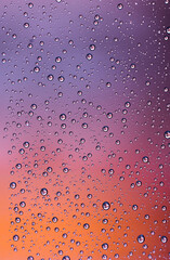 Gotitas de lluvia en la ventana