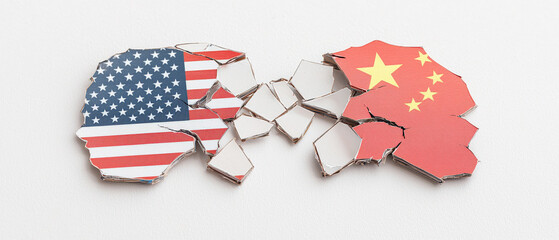 Obraz premium USA-China Economic War and Import-Export Crisis, shattered supply chain diagram with USA and China flags