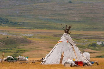 Fototapete Rund Nenets reindeer herders choom on a summer. Russia, Yamal © Shchipkova Elena