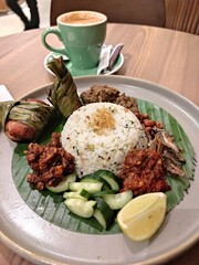 pandanus chicken rice dish 