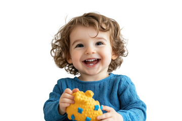 Lachendes Kleinkind mit Spielzeug – PNG mit transparentem Hintergrund

