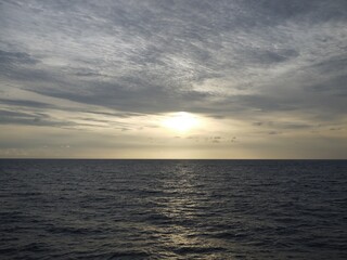 Obraz premium 夕日の海
