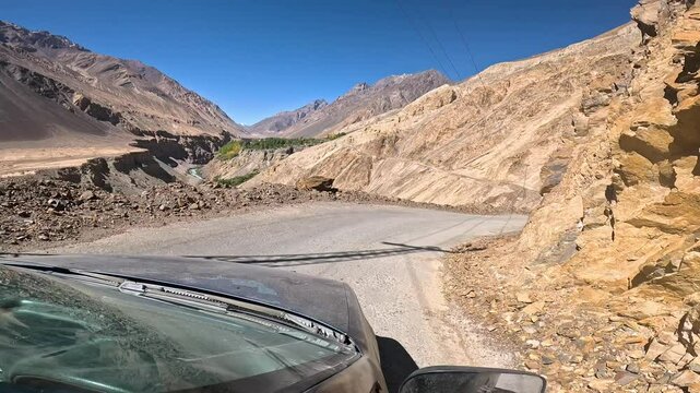 road in the mountains_Karakoram Highway_Hunza_Pakistan3