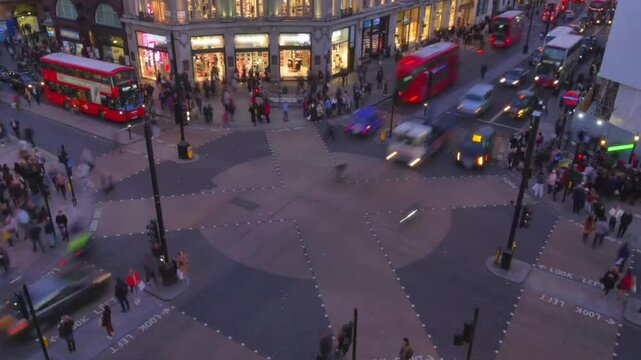 time lapse of people walking in the city