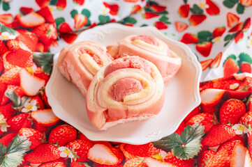 ストロベリーパン