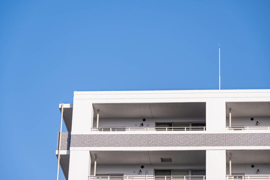 青空とマンション