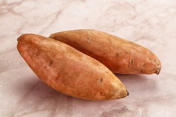 Raw batat root for baked