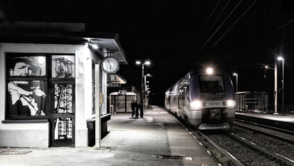 the train arrives at the station