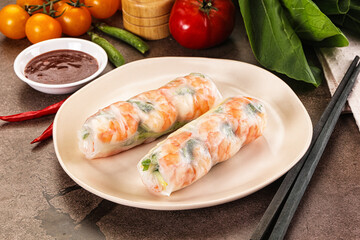 Vietnamese spring roll with prawn