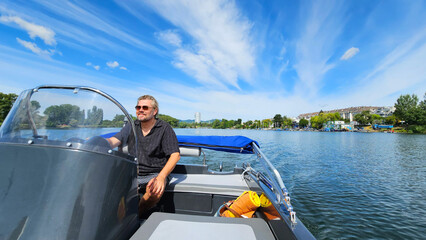 Mann am Boot 