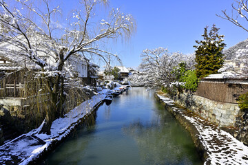 雪の積もった近江八幡の八幡堀