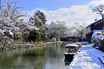 雪の積もった近江八幡の八幡堀