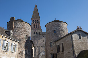 L’abbaye Saint-Philibert de Tournus est un ancien monastère bénédictin situé à Tournus, dans le département  de Saône-et-Loire et la région Bourgogne. Monument de style roman en France