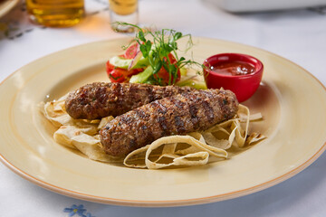 Juicy Lyulya Kebab with Fresh Vegetable Salad on Elegant Platter - Vibrant and Detailed Food Photography