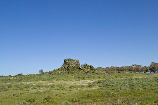 Nuraghe sulla strada per S. Caterina di Pittinuri (OR)