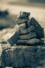 kamienie ułożone na stosie © Henryk Niestrój